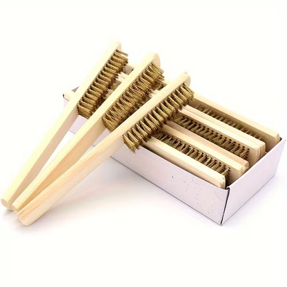 This 4-piece set can reach stubborn stains and is suitable for kitchens and bathrooms.