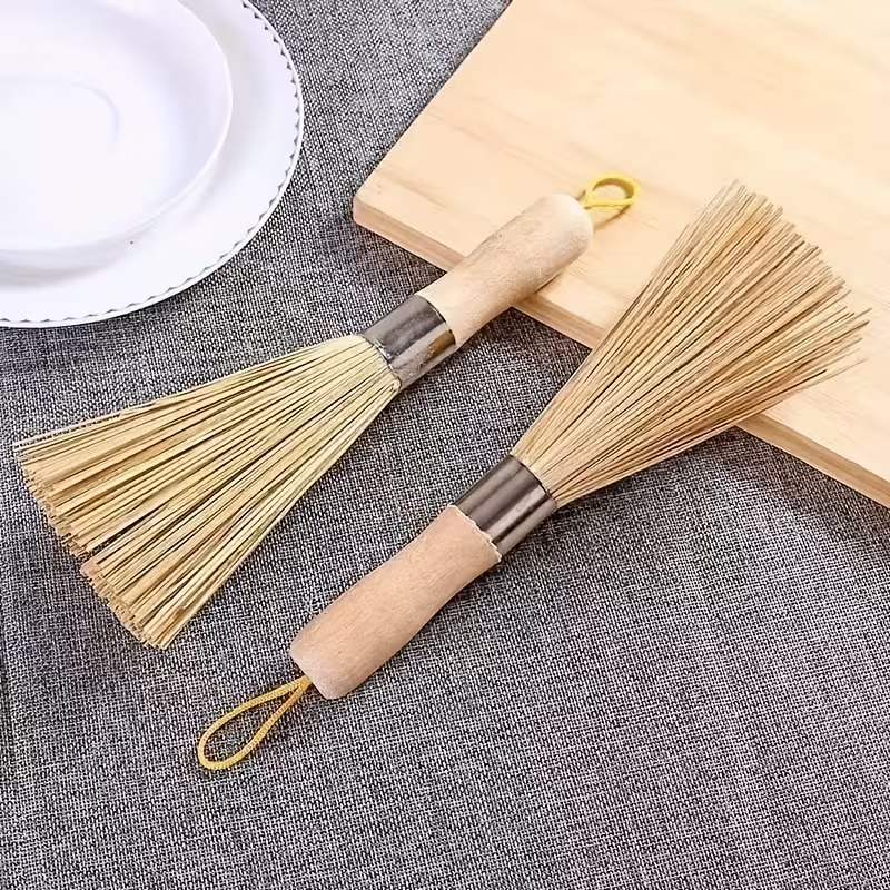 Natural bamboo pot brush - kitchen handheld cleaning brush, suitable for pots and dishes, multi-purpose decontamination brush, easy to scrub, easy to hold and durable without shedding